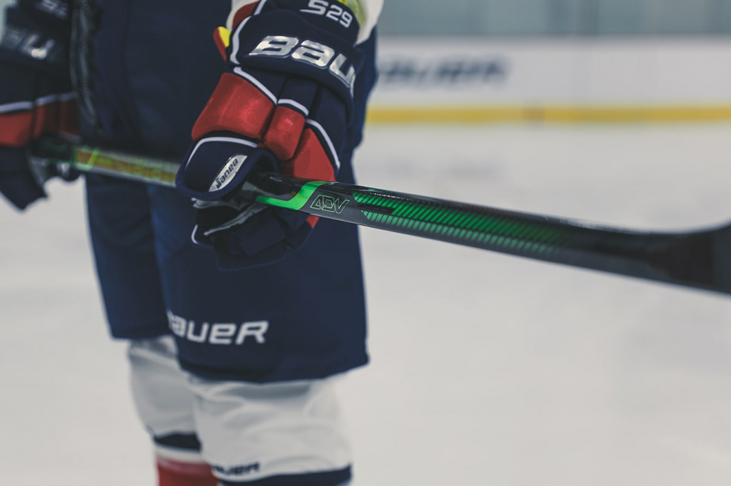 Клюшка BAUER SUPREME ADV.jpg Клюшка марки BAUER SUPREME ADV.jpg